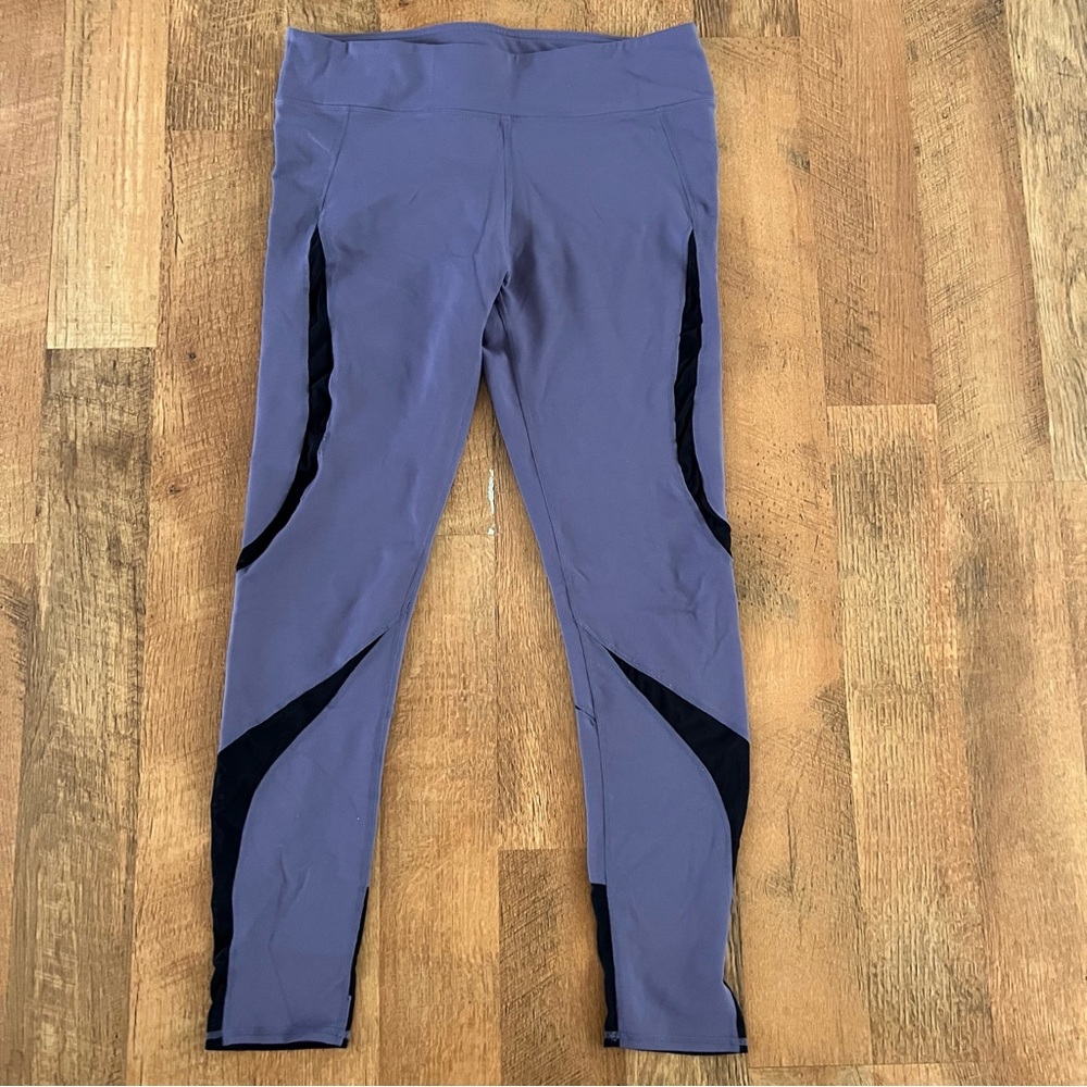 Women’s Fabletics leggings